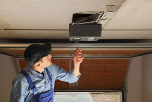 Garage door technician Phoenix